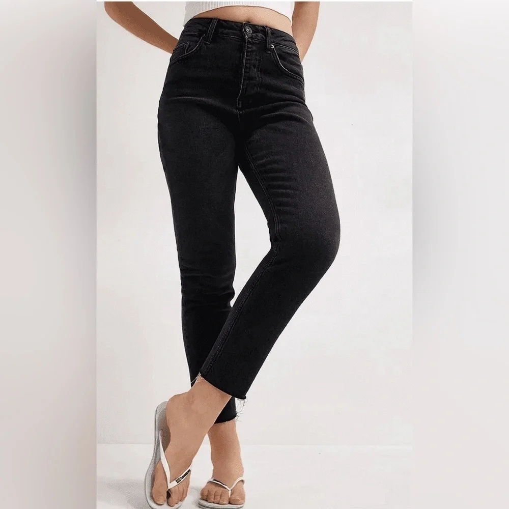 URBAN OUTFITTERS BDG Dillon High-Rise Slim Straight Black Jeans Sz 27 - Picture 1 of 9